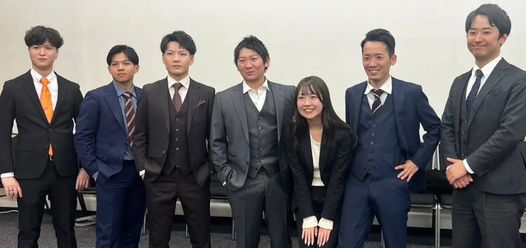 チームメンバーの集合写真